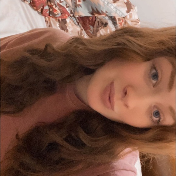 Meet your Posher, Alexus - Picture 1 of 1